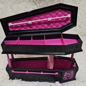 Monster High Coffin Jewelry Box Model T8006 G1 Item (OO) 2010